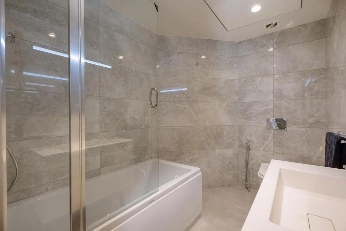 Stunning Apartment In The Iconic Mercury Tower Saint Julian's 0*,  Malta
