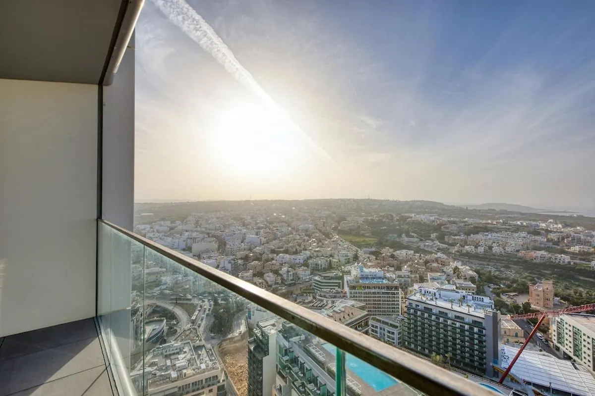 Stunning Apartment In The Iconic Mercury Tower Saint Julian's
