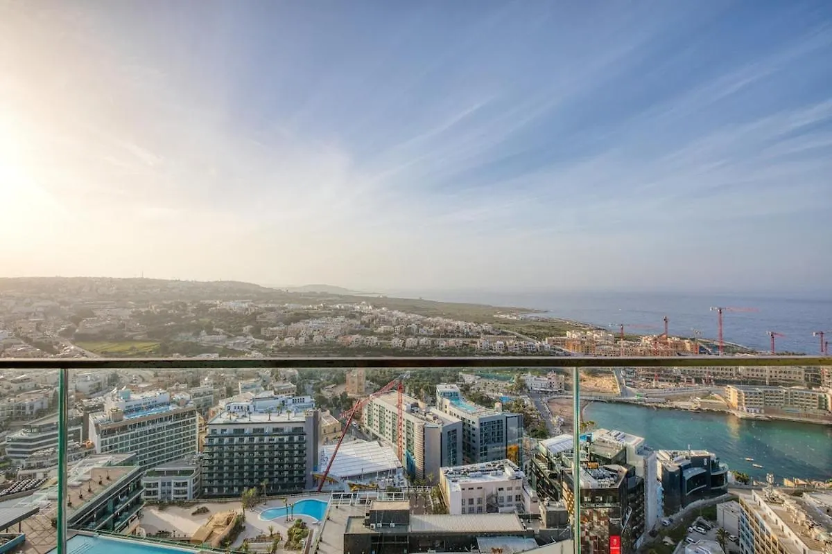Stunning Apartment In The Iconic Mercury Tower Saint Julian's