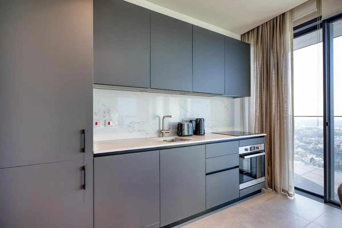 Stunning Apartment In The Iconic Mercury Tower Saint Julian's