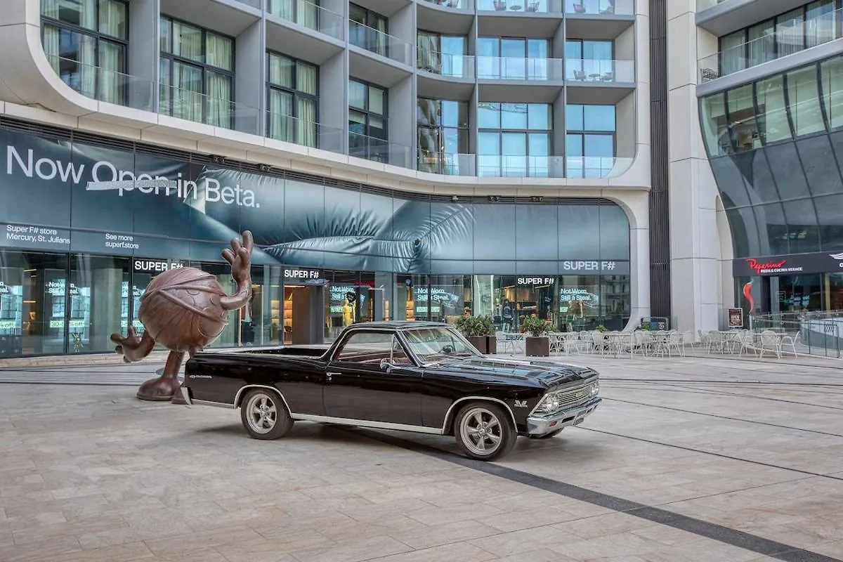 Stunning Apartment In The Iconic Mercury Tower Saint Julian's