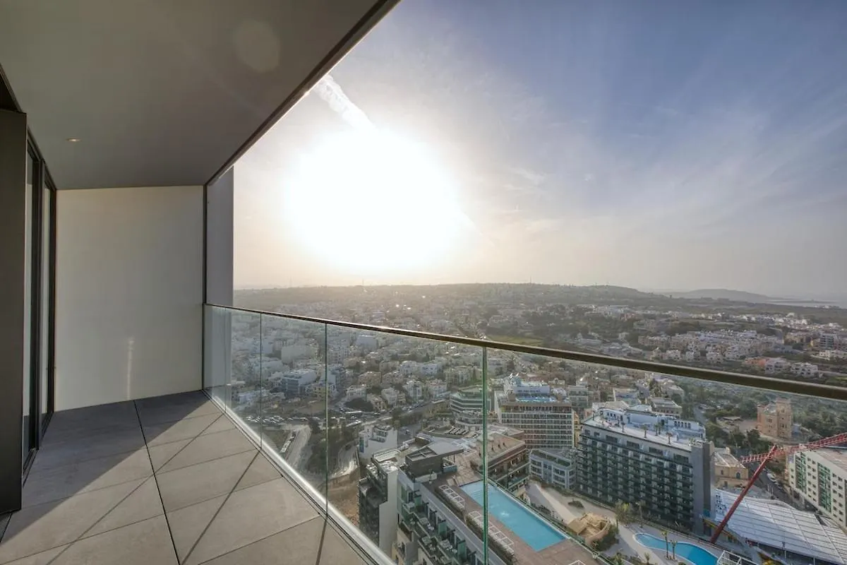 Stunning Apartment In The Iconic Mercury Tower Saint Julian's