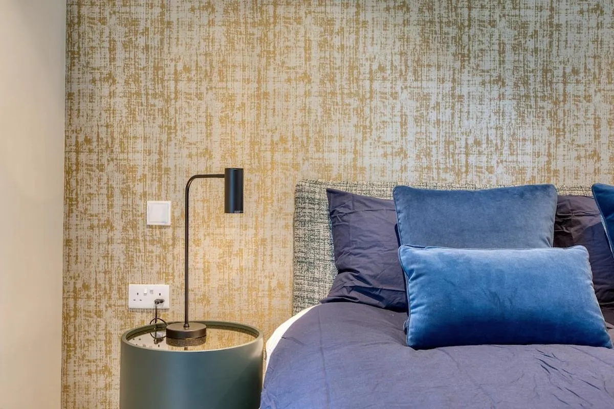 Stunning Apartment In The Iconic Mercury Tower Saint Julian's Malta